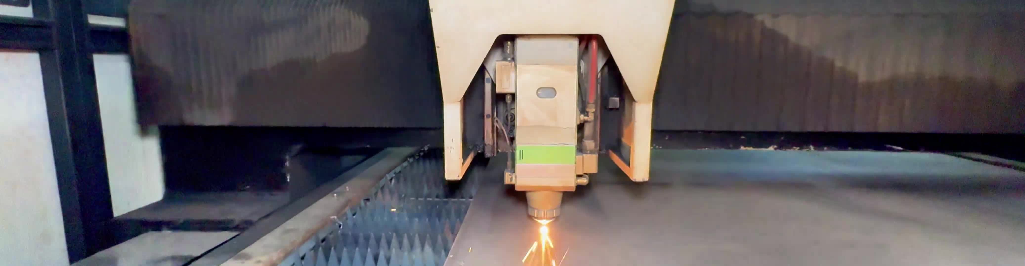 Equipamento de corte da Perfban